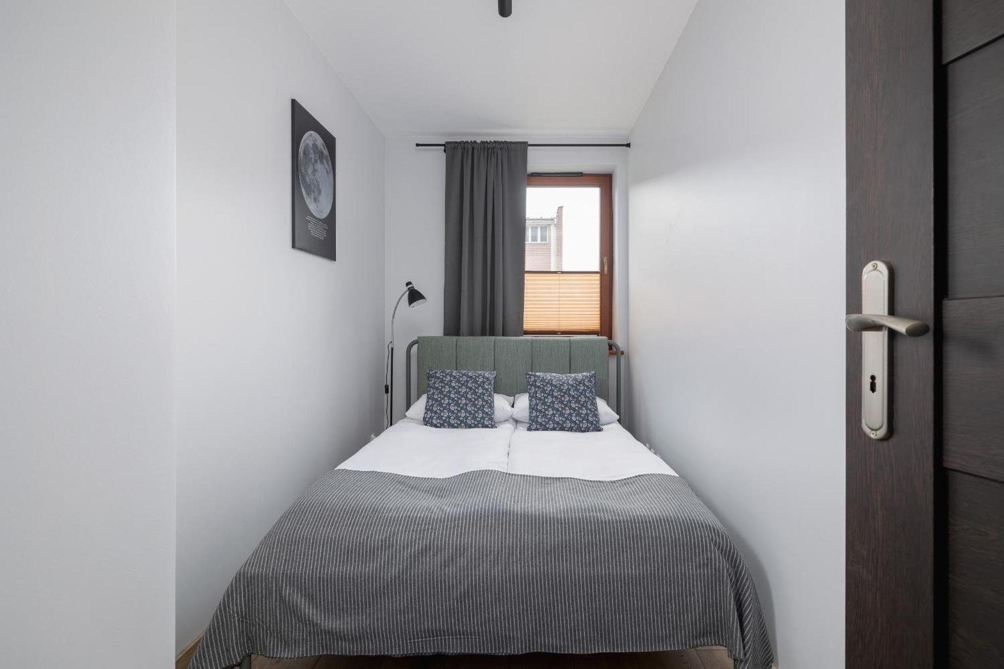 Stylish Apartment With Balcony & Parking Cracow By Noclegi Renters Краков Экстерьер фото