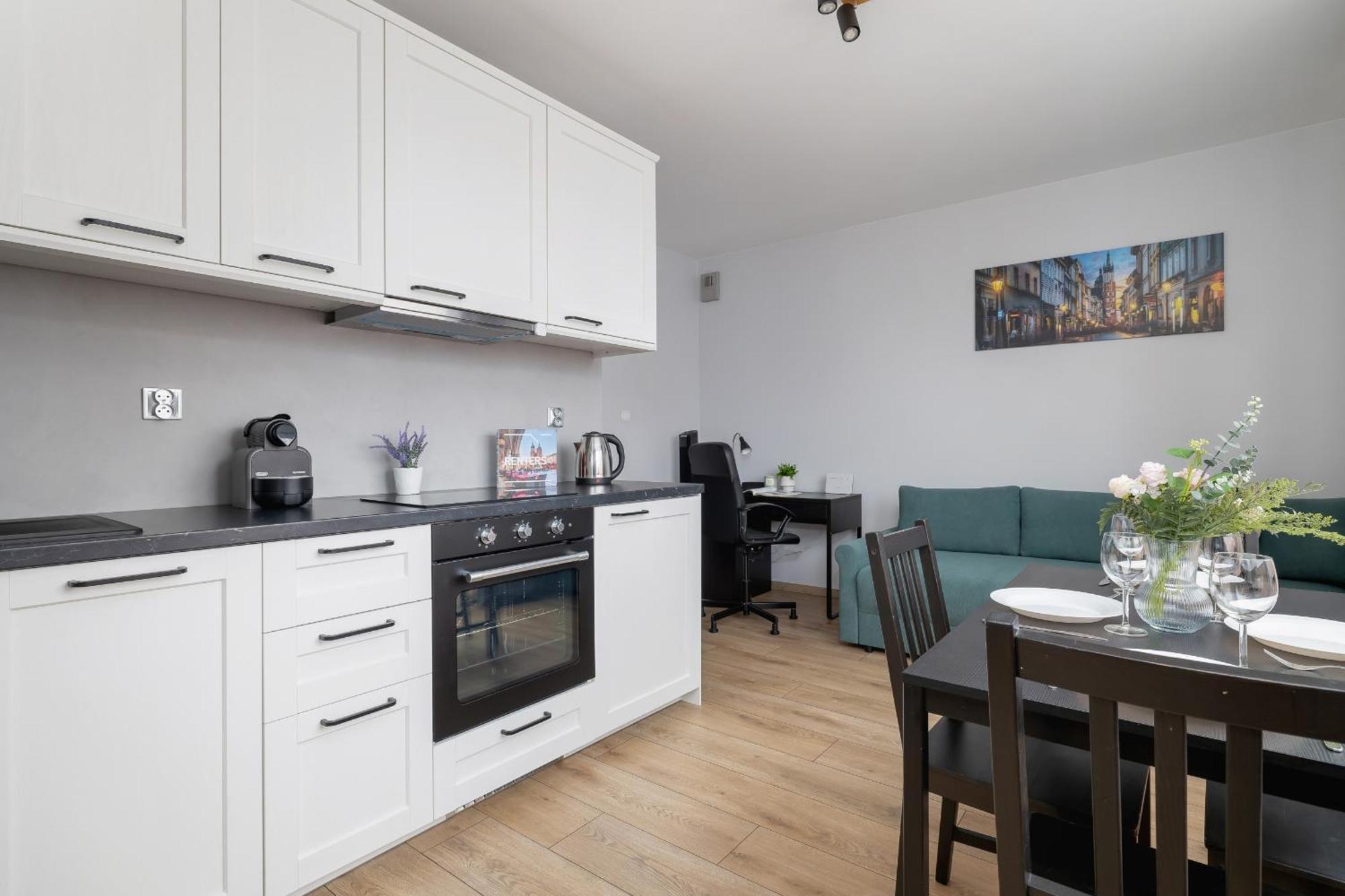 Stylish Apartment With Balcony & Parking Cracow By Noclegi Renters Краков Экстерьер фото