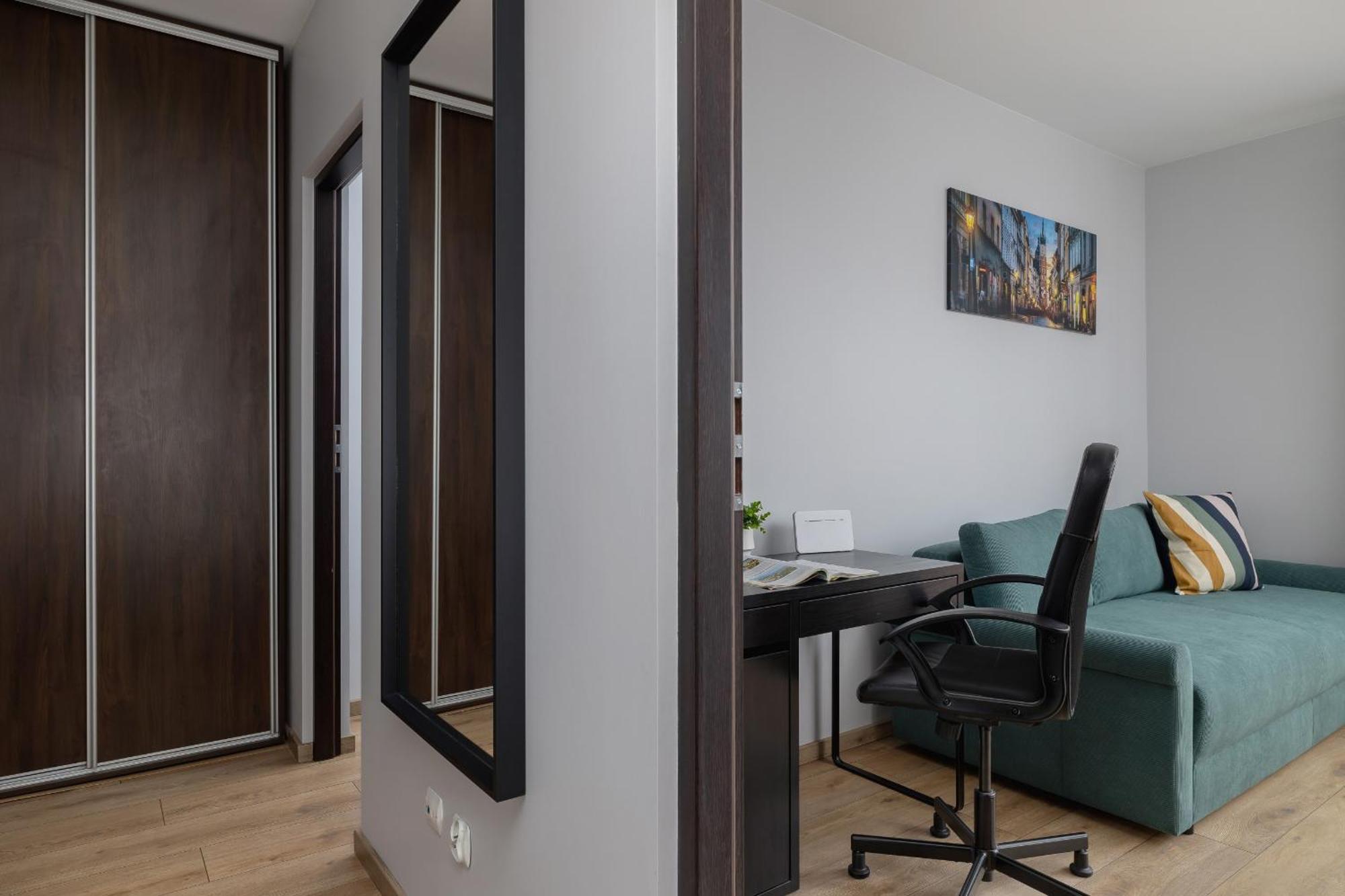 Stylish Apartment With Balcony & Parking Cracow By Noclegi Renters Краков Экстерьер фото
