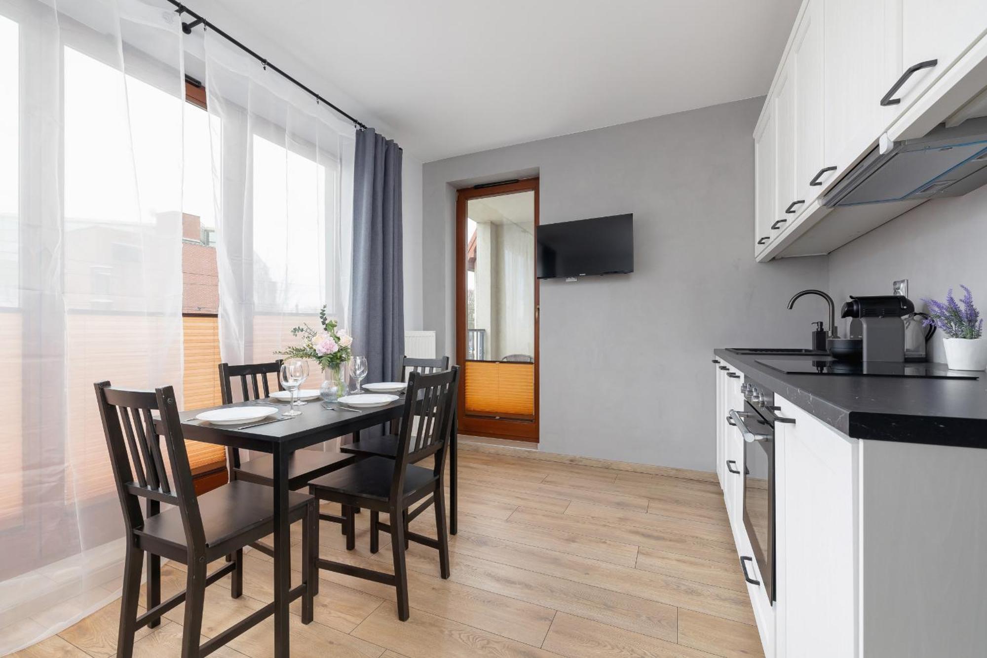 Stylish Apartment With Balcony & Parking Cracow By Noclegi Renters Краков Экстерьер фото