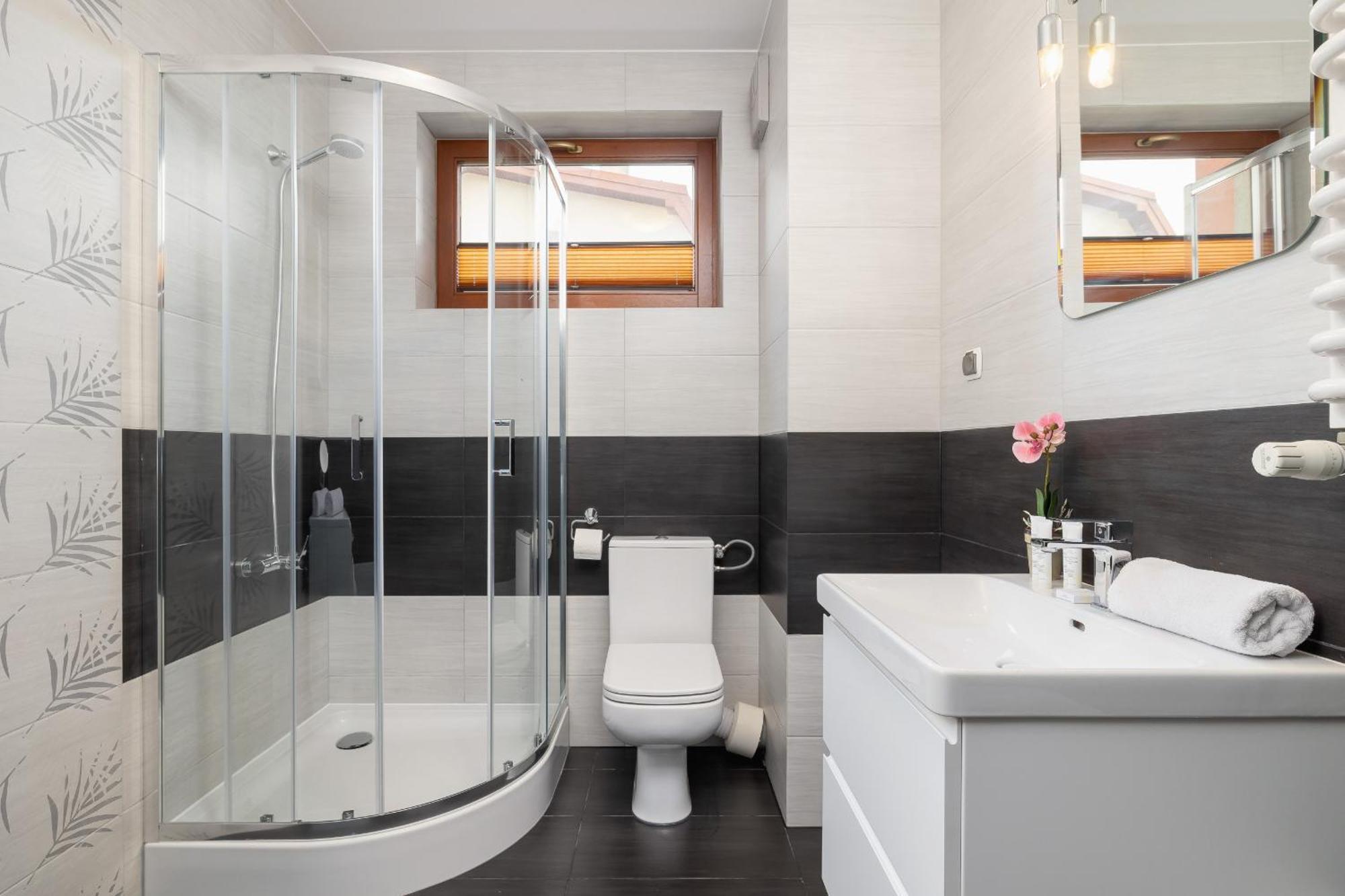 Stylish Apartment With Balcony & Parking Cracow By Noclegi Renters Краков Экстерьер фото